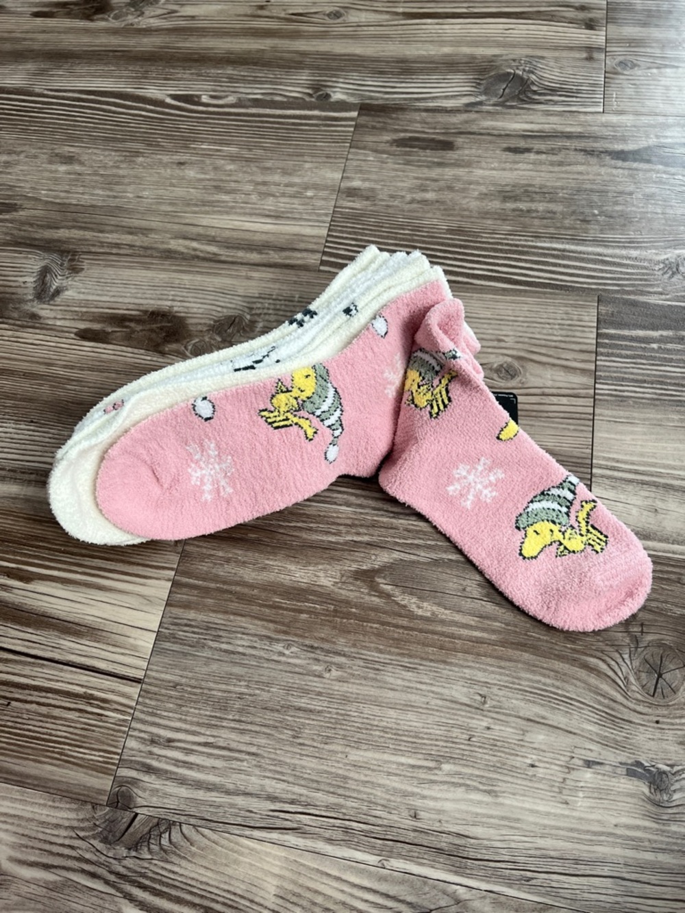 Peanuts Snoopy Chenille Quarter Crew Socks 4 Pairs Shoe Size 5-8 - Picture 6 of 9